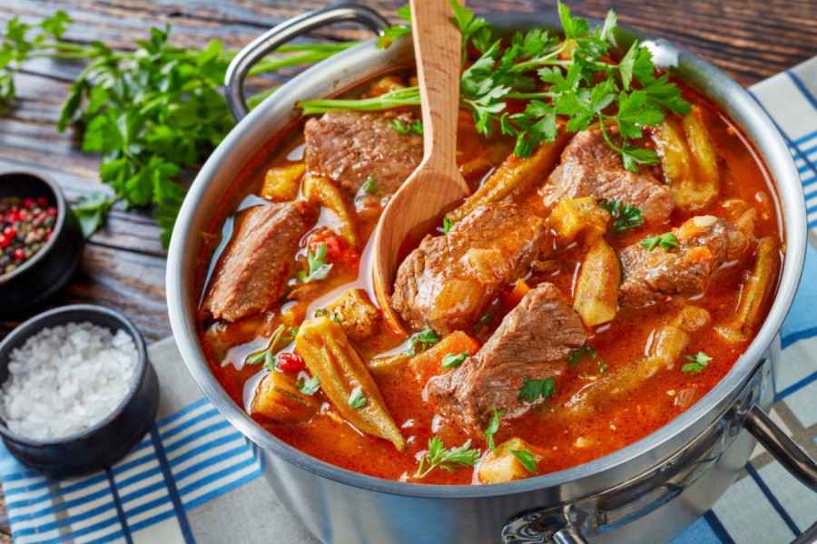 BOSANSKA BAMIJA SA MESOM: Domaći recept za tradicionalno jelo (FOTO)