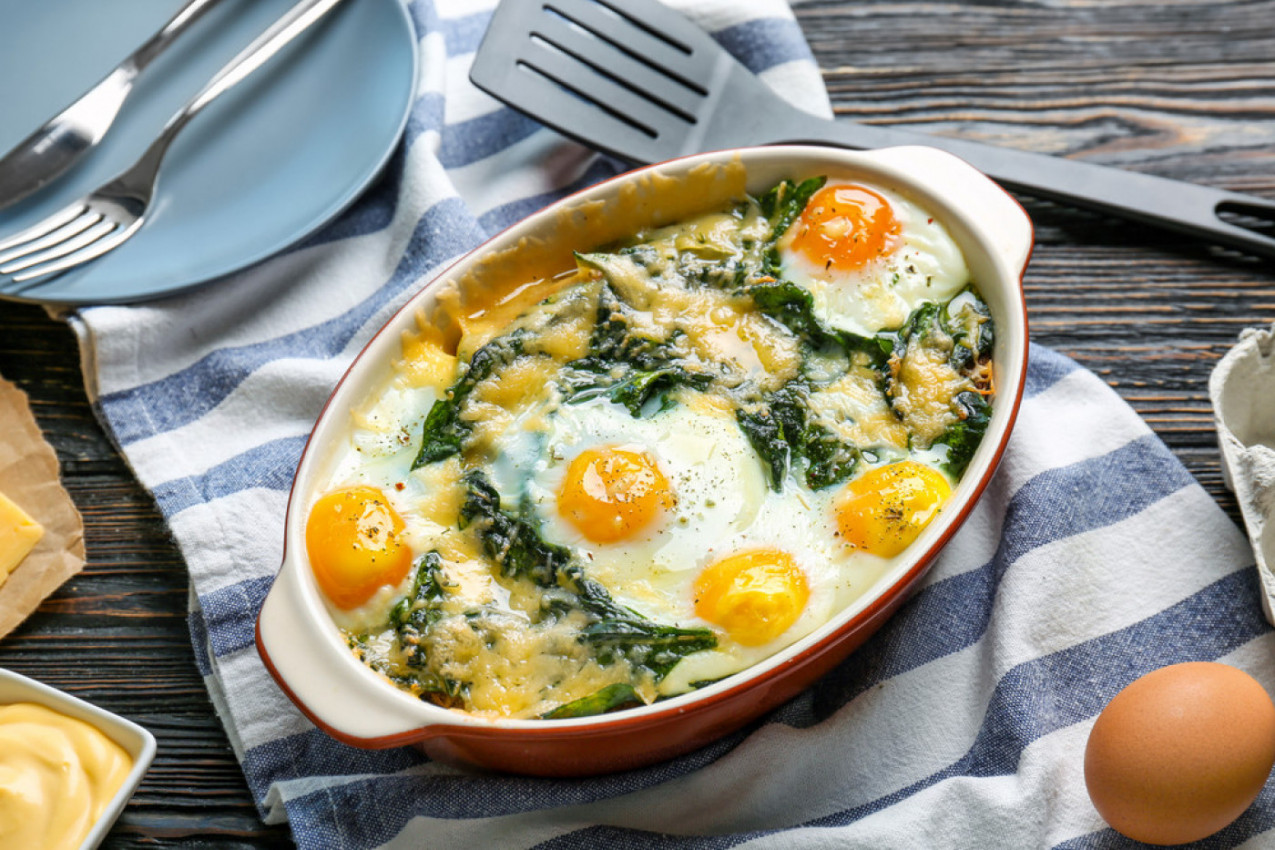 SPANAĆ SA JAJIMA IZ RERNE: Prolećni ručak koji će vam podići energiju (FOTO)