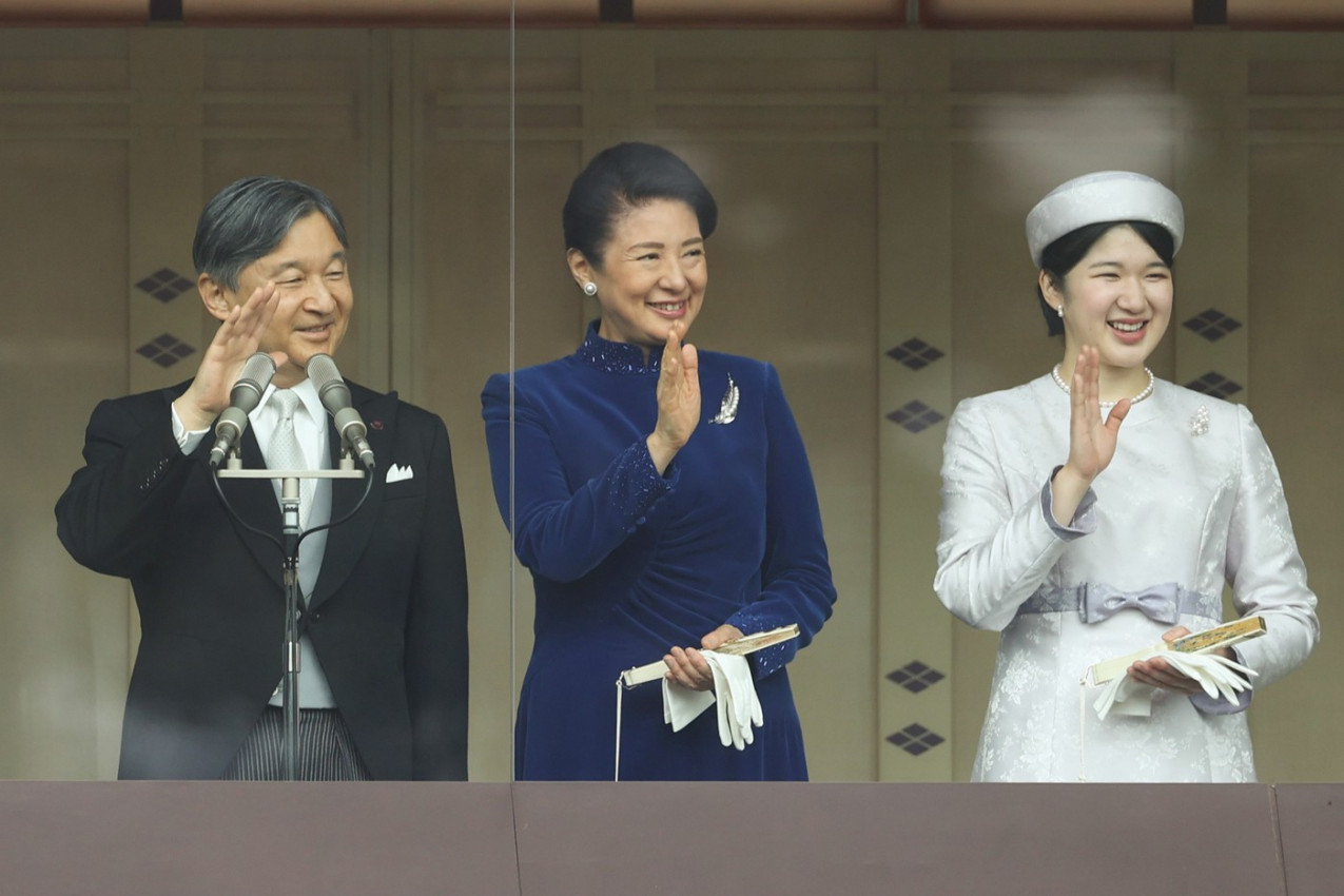 JAPANSKA CARSKA PORODICA IZNENADILA NACIJU I SVET: Najtajanstveniji pripadnici plave krvi odškrinuli vrata privatnog života! (FOTO)