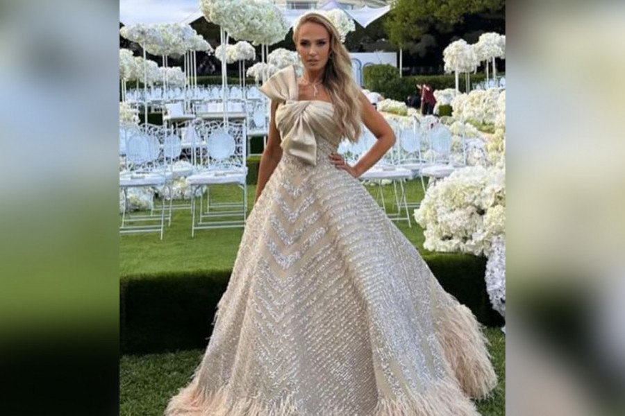 MARIJANA MATEUS U BELOJ HALJINI I SA BIDERMAJEROM: Da li to ona najvljuje još jedan odlazak pred matičara?! (FOTO)