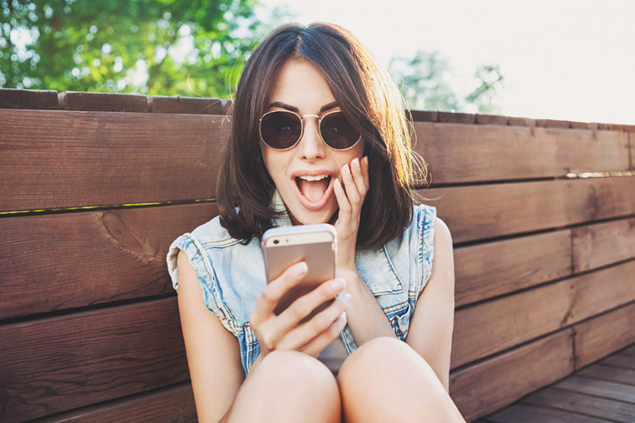 POŽALILA SE NA APLIKACIJI ZA UPOZNAVANJE DA JE BOLI VRAT: Odgovor koji je dobila od potencijalnog dečka je urnebesan! (FOTO)