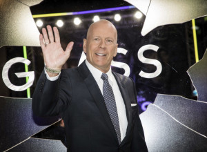 NOVA SLIKA BRUSA VILISA RASTUŽILA FANOVE: Čuveni glumac sve umorniji, sve češće spava čak i preko dana! (FOTO)