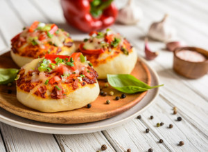 MEKANE, IZDAŠNE I TAKO UKUSNE: Recept za mini-pice koje svako dete obožava!