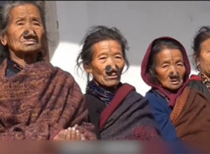 NEOBIČNE NOZDRVE SU SIMBOL LEPOTE U OVOM NARODU: Pogledajte kakvom bizarnom običaju su podvrgnute žene da bi mogle da se udaju! (VIDEO)