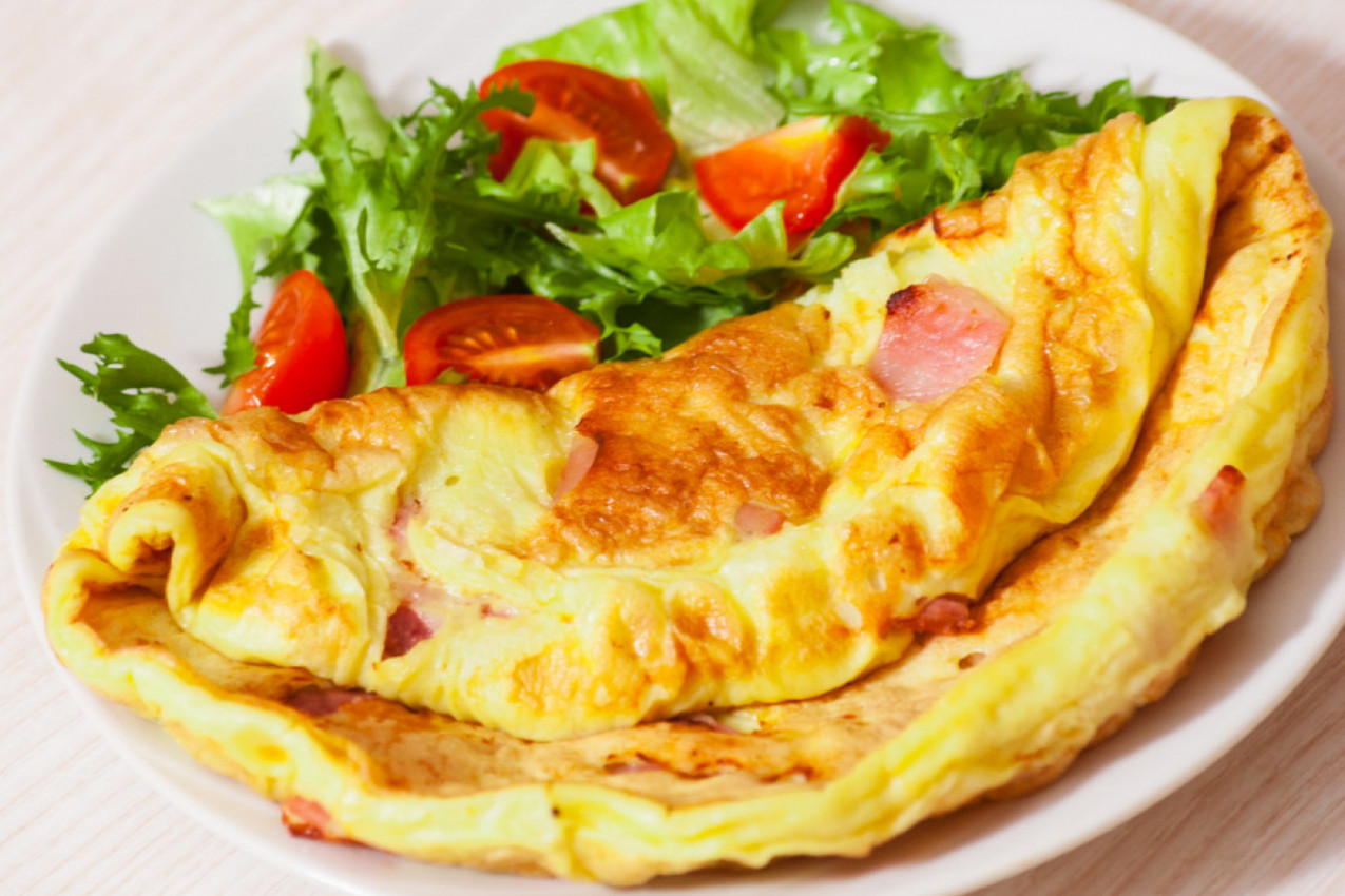 OMLET SA SLANINOM I KAČKAVALJEM: Doručak koji će vam dati energiju za ceo dan