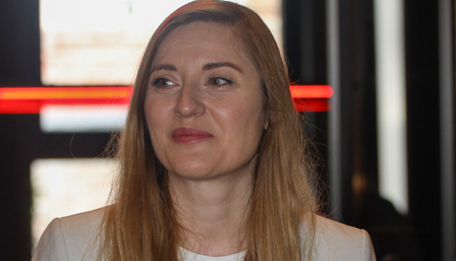 NATAŠA MARKOVIĆ IMA BLIZNAKINJU KOJU KRIJE KAO ZMIJA NOGE: Evo čime se bavi misteriozna Olivera