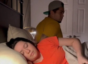 BRAČNI PAR JE LEGAO DA SPAVA, A ONDA SE ZAČULO MUKANJE KRAVA: Suprug je skočio iz kreveta kao oparen i ostao zatečen onim što radi njegova supruga! (VIDEO)