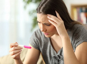 RANI SIMPTOMI TRUDNOĆE: Javljaju se pre nego što pomislite da ste u drugom stanju! (FOTO)