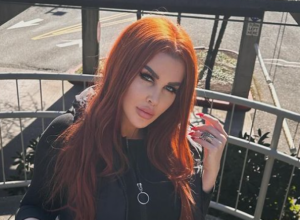 NIKO NIJE SLUTIO ŠTA MEDICINSKA SESTRA RADI U SLOBODNO VREME: Pukla je bruka kad su je pacijenti prepoznali u filmovima za odrasle! (FOTO)