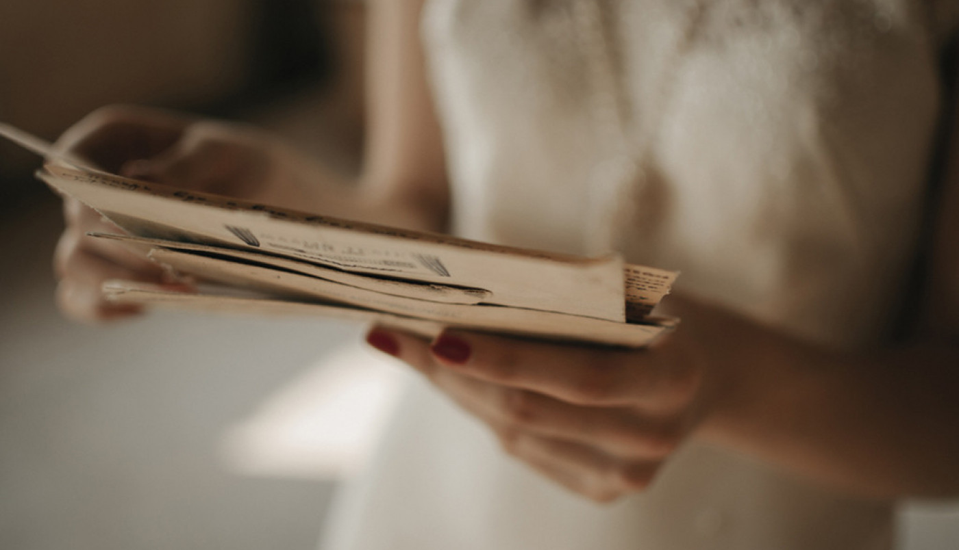 UNUKA JE PRONAŠLA BAKINA PISMA STARA 100 GODINA: Otvorila je koverat i zanemela kad je videla njihov sadržaj! (FOTO)