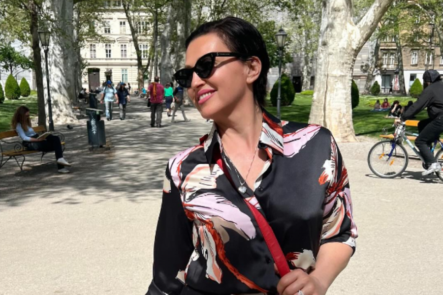 NINA BADRIĆ VIŠE NIJE ZVEZDA: Prošetala je ulicom, ali su svi želeli da se slikaju samo s njim! (FOTO+VIDEO)