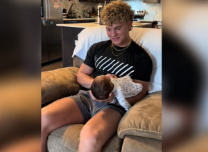 UJAK JE PRVI PUT UZEO SESTRIĆA U NARUČJE: Zbog ove scene devojke su se raznežile, odmah stigle bračne ponude