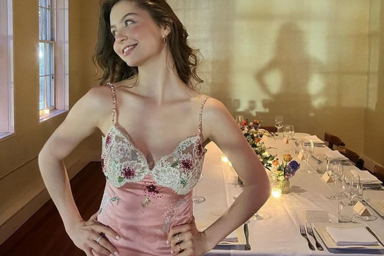 ĆERKA KETRIN ZITE DŽONS U HALJINI STAROJ 25 GODINA: Kad vidite kako je glumica u njoj izgledala, pašće vam vilice