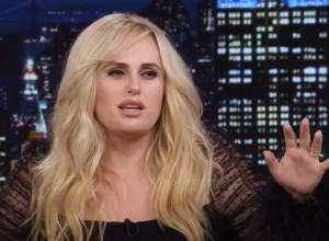 ČLAN KRALJEVSKE PORODICE POZVAO ME NA BLUDNU ŽURKU, POBEGLA SAM GLAVOM BEZ OBZIRA: Glumica otkrila šok detalje sa kontroveznog slavlja (FOTO)