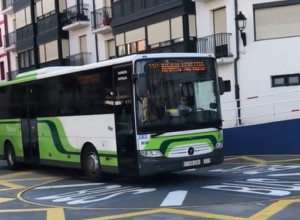 OVAJ AUTOBUS BI NAPRAVILO KOLAPS U BEOGRADU: Neobičan način okretanja vozila zapanjilo ljude na mrežama, ovo niko nije očekivao! (VIDEO)
