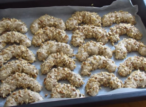 POSNE ORASNICE PO BAKINOM RECEPTU: Hrskave spolja, sočne iznutra (FOTO)