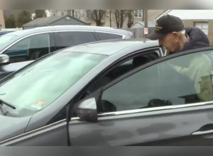 IMA 110 GODINA, A NE ZNA NI ZA BOLOVE U LEĐIMA: Deka svaki dan pije OVO, a njegovi saveti za dugovečnost će iznenaditi mnoge!