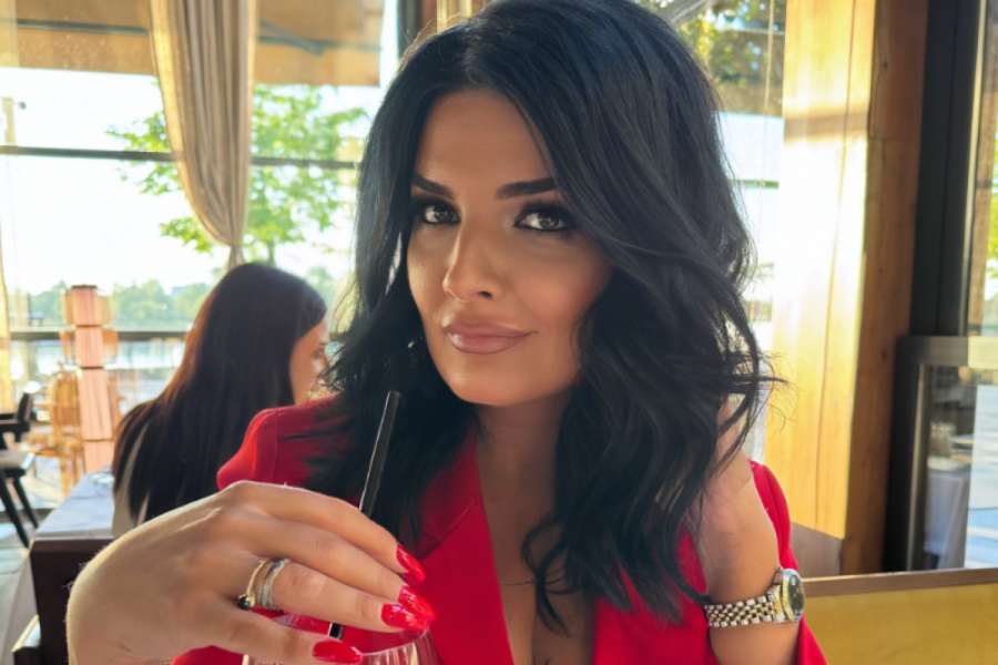 MILENA POPOVIĆ POMUTILA RAZUM MUŠKARCIMA: Svi gledaju u ovaj detalj, niko ne trepće! (FOTO)