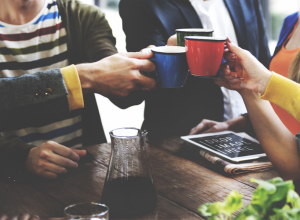 DA LI ZNATE TAJNU TRI PIĆA: Preporučuje se tokom radnog vremena, jer podiže produktivnost na poslu! (VIDEO)