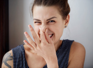 NA OVE NEPRIJATNE MIRISE OBRATITE PAŽNJU: Ako vam telo miriše na kvasac, obavezno proverite ovo!