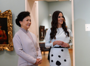 SVI STAJLINZI TAMARE VUČIĆ TOKOM POSETE PREDSEDNIKA KINE I NJEGOVE SUPRUGE: Sijala je u kreacijama srpskih dizajnera - a jedan detalj nas je sve osvojio (FOTO)