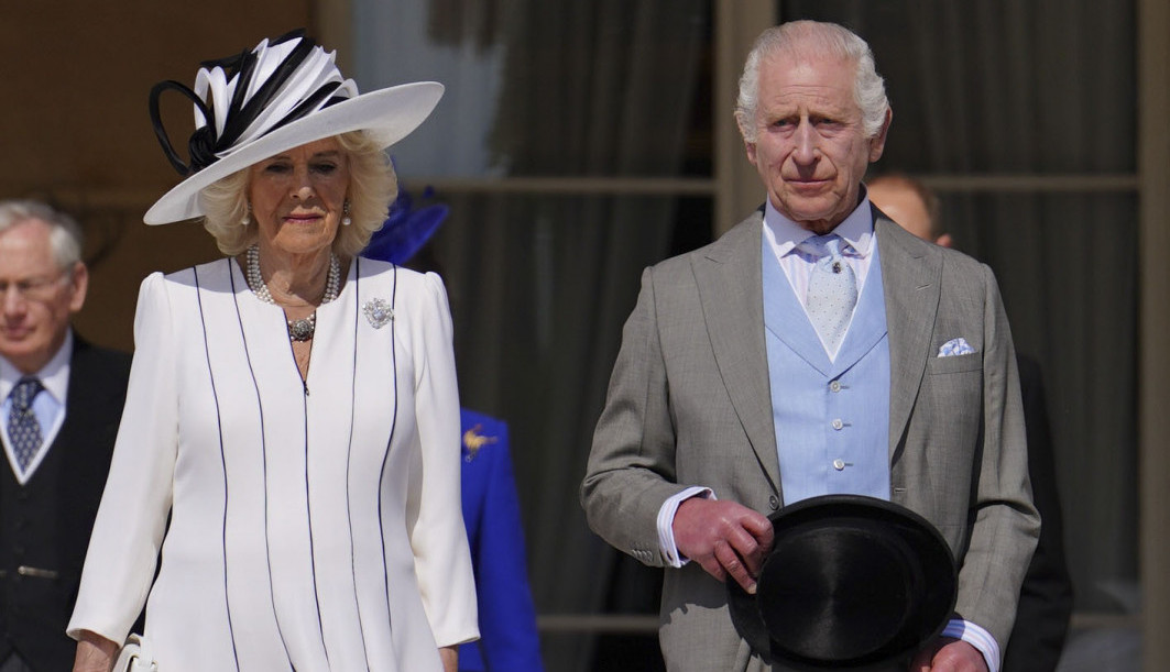 OTKRIVEN TAJNI ZNAK KRALJICE KAMILE: Evo kako kontroliše Čarlsa, samo jedan potez je dovoljan!