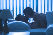 DA LI I VI GASITE SVETLO TOKOM INTIMNIH ODNOSA: Evo koliko ljudi čak preferira vođenje ljubavi u mraku(FOTO)