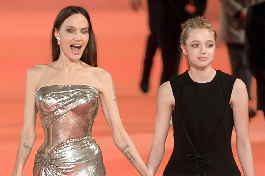 ĆERKA BREDA I ANĐELINE ŠOKIRALA SVET NOVIM VIDEOM: Na mrežama joj stoji SAMO JEDNO prezime, a evo kog roditelja je "odabrala"