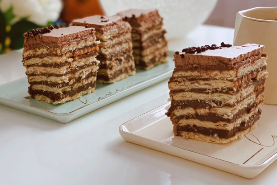 KOLAČ OD PUDINGA I KEKSA: Poslastica koja se ne peče, a osvaja na prvi zalogaj