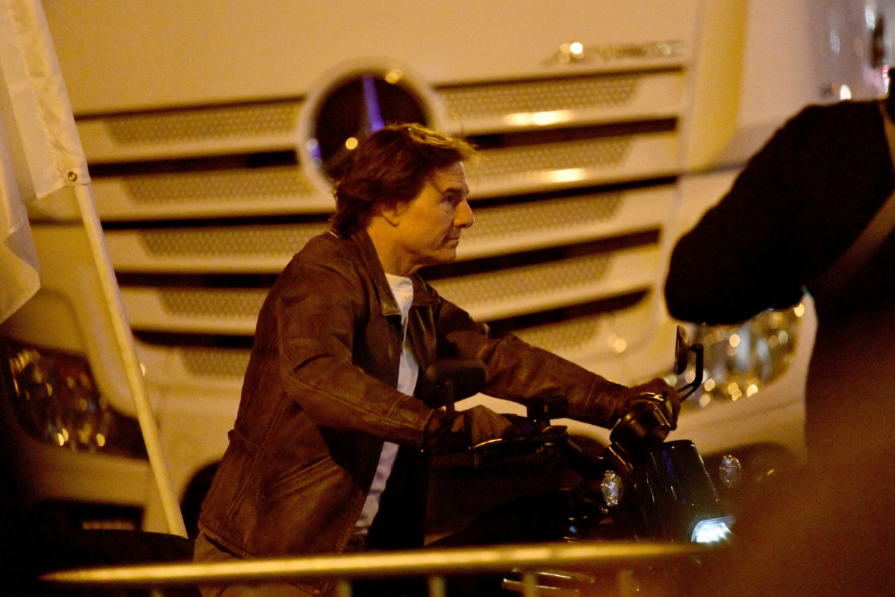 GLUMAC FOTOGRAFISAN OBNAŽEN, SVI GOVORE O OVOM ŠOK DETALJU: Nakon ovih fotografija oglasili se i lekari!