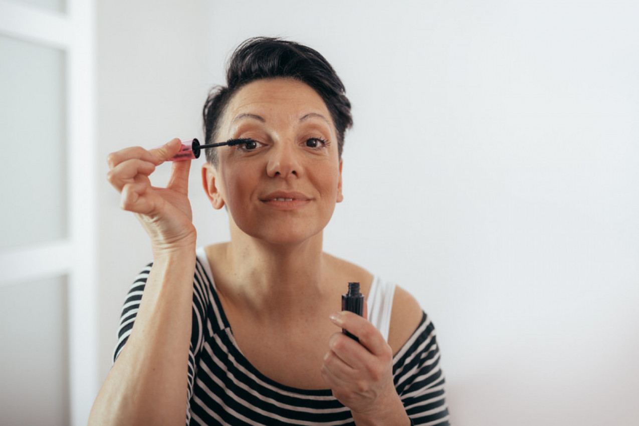 ŠMINKA ZA ŽENE 50+: Ovo su tri zlatna pravila koja vraćaju sjaj licu i daju mladalački izgled