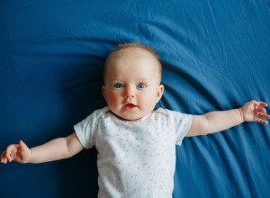 ZAŠTO BEBE MENJAJU BOJU OČIJU I KADA DO TOGA DOLAZI: Sve se krije u jednom pigmentu