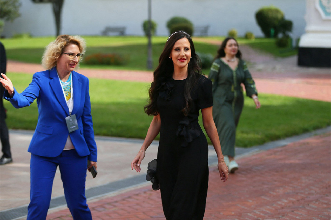 NEŽNO, A MOĆNO IZDANJE TAMARE VUČIĆ: Elegancija za primer, a efektan detalj na sakou posebno oduševljava! (FOTO)