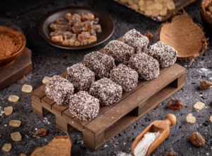 KOKOS KOCKE PRELIVENE ČOKOLADOM: Tope se u ustima, a ukus se dugo pamti