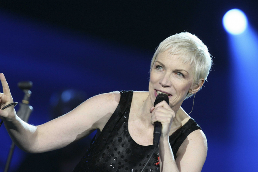 UDAVALA SE 4 PUTA, A SINA JE SAHRANILA: Svojim hitovima je usrećivala svet, dok je njen život obavijen tugom i bolom