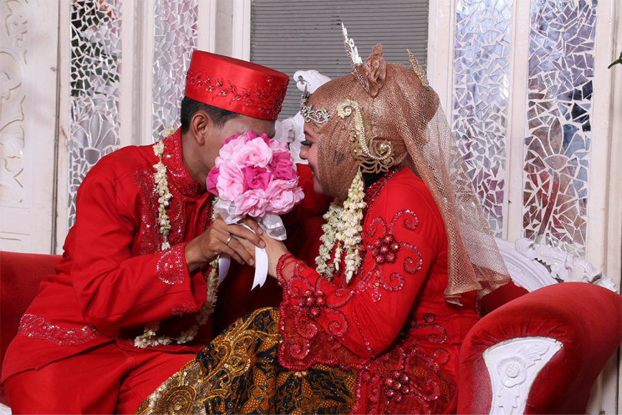 OŽENIO JE DEVOJKU KOJOJ NIKAD NIJE VIDEO LICE: Mlada je tvrdila da je stidljiva i pobožna, a onda je usledio šok