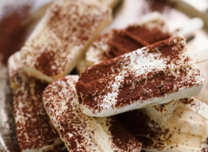 TIRAMISU SLADOLED NA ŠTAPIĆU: Uživajte u ukusu omiljenog deserta u još boljoj verziji!