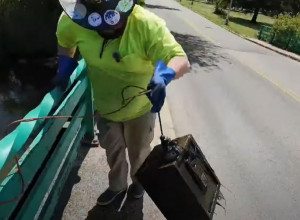 ZABACIO JE UDICU I IZVUKAO SEF: Šok je usledio kad ga je otvorio i shvatio da je upecao bogatstvo