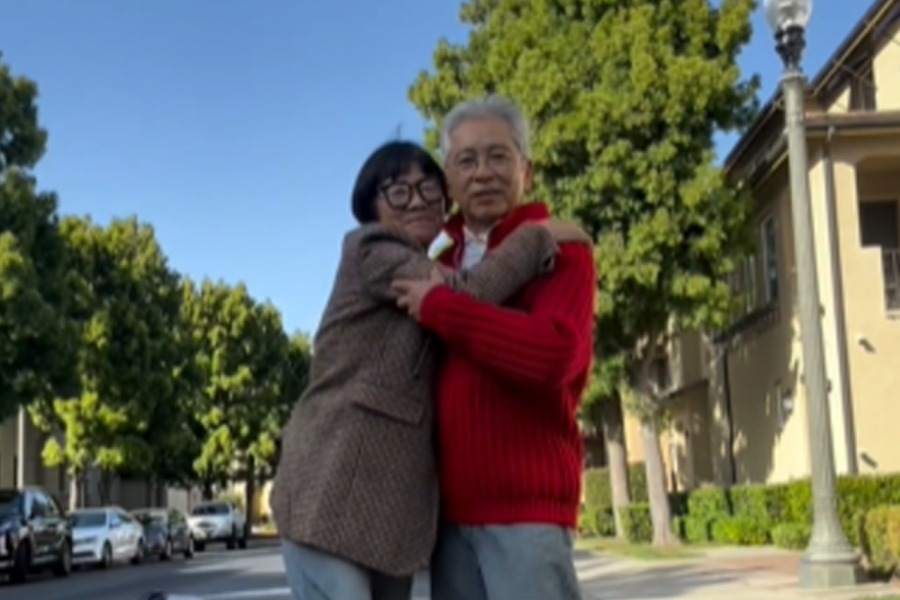 IMAJU PREKO 70 GODINA I NE LIČE NA MATORCE: Babe i dede u Srbiji bi se zgrozili na ove stajlinge - ovo morate videti