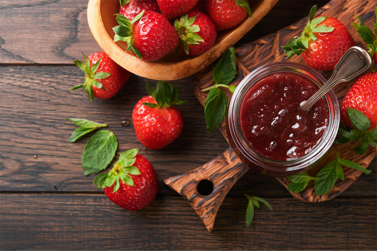 SLATKO OD JAGODA ZA 30 MINUTA: Starinski recept  bez konzervansa koji uspeva svima