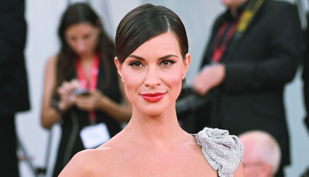 DRAGANA KOSJERINA SE OKRENULA I POKAZALA SVE ATRIBUTE: Ovo retko imamo priliku da vidimo, ima li ko zgodniji?! (FOTO)