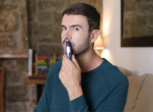 MOLIMO NAŠE MUŠKARCE DA ČUPAJU DLAKE IZ NOSA, A I SAME GREŠIMO: Možda tako izgledamo "urednije", ali mogući su problemi