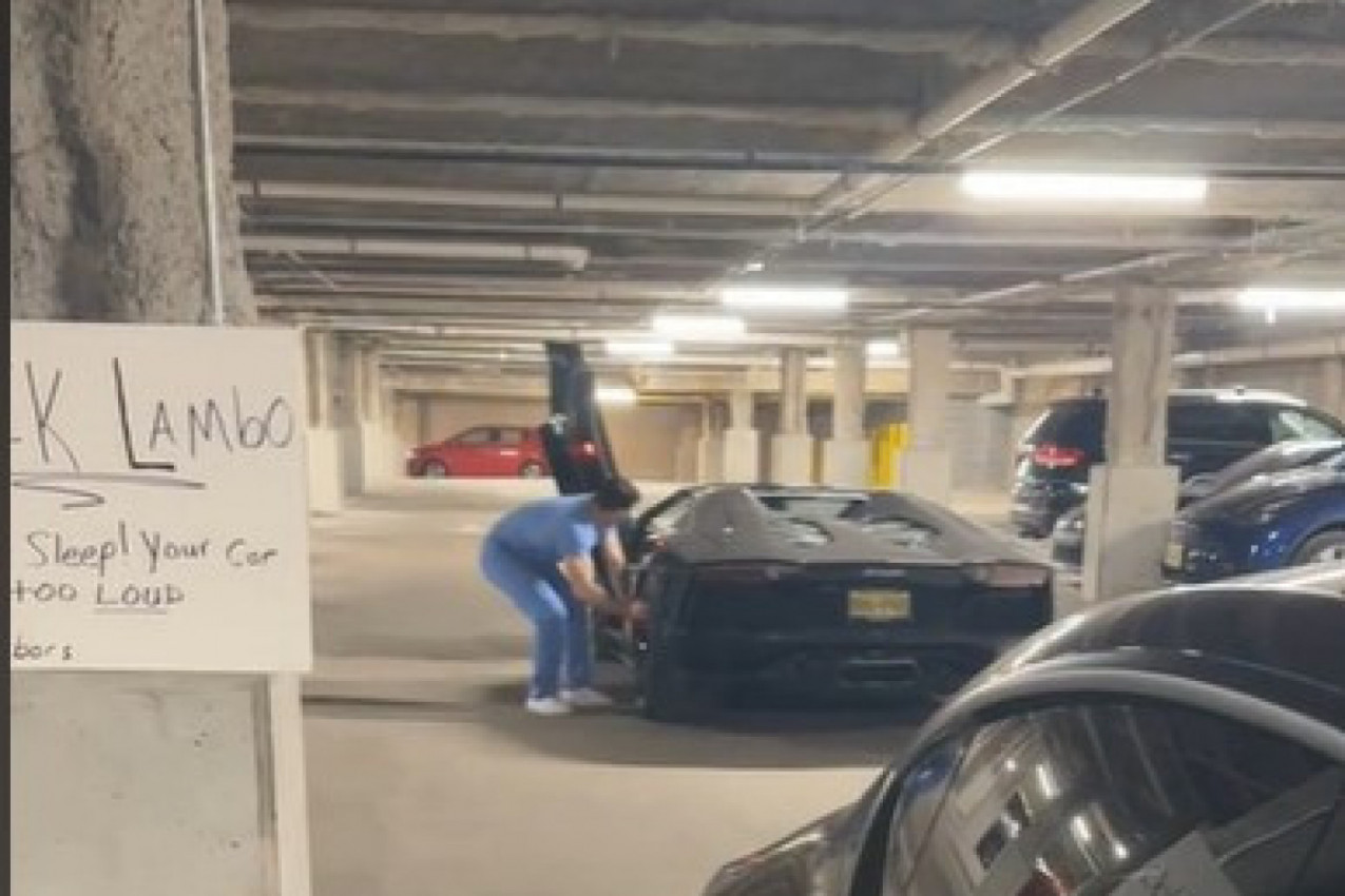 UZNEMIRAVAO KOMŠIJE BUKOM ULTRASKUPOG LAMBA: Zamerili su mu, a njegov potez je podigao sve na mrežama na noge! (VIDEO)