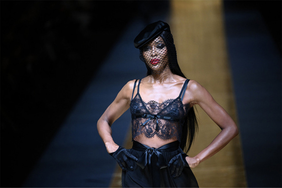 ZGRNULA MILIONE NA MODNOJ PISTI, A POSTALA MAJKA U 6. DECENIJI: Život joj je pun skandala, ćerki ne želi istu sudbinu