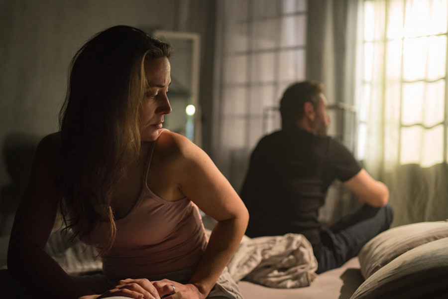 POMISLILA JE DA JE MUŽ VARA, ALI NIJE BILA SIGURNA: Posumnjala je na dadilju, a kada se pojavila s ovakvim noktima, sve joj je bilo jasno!