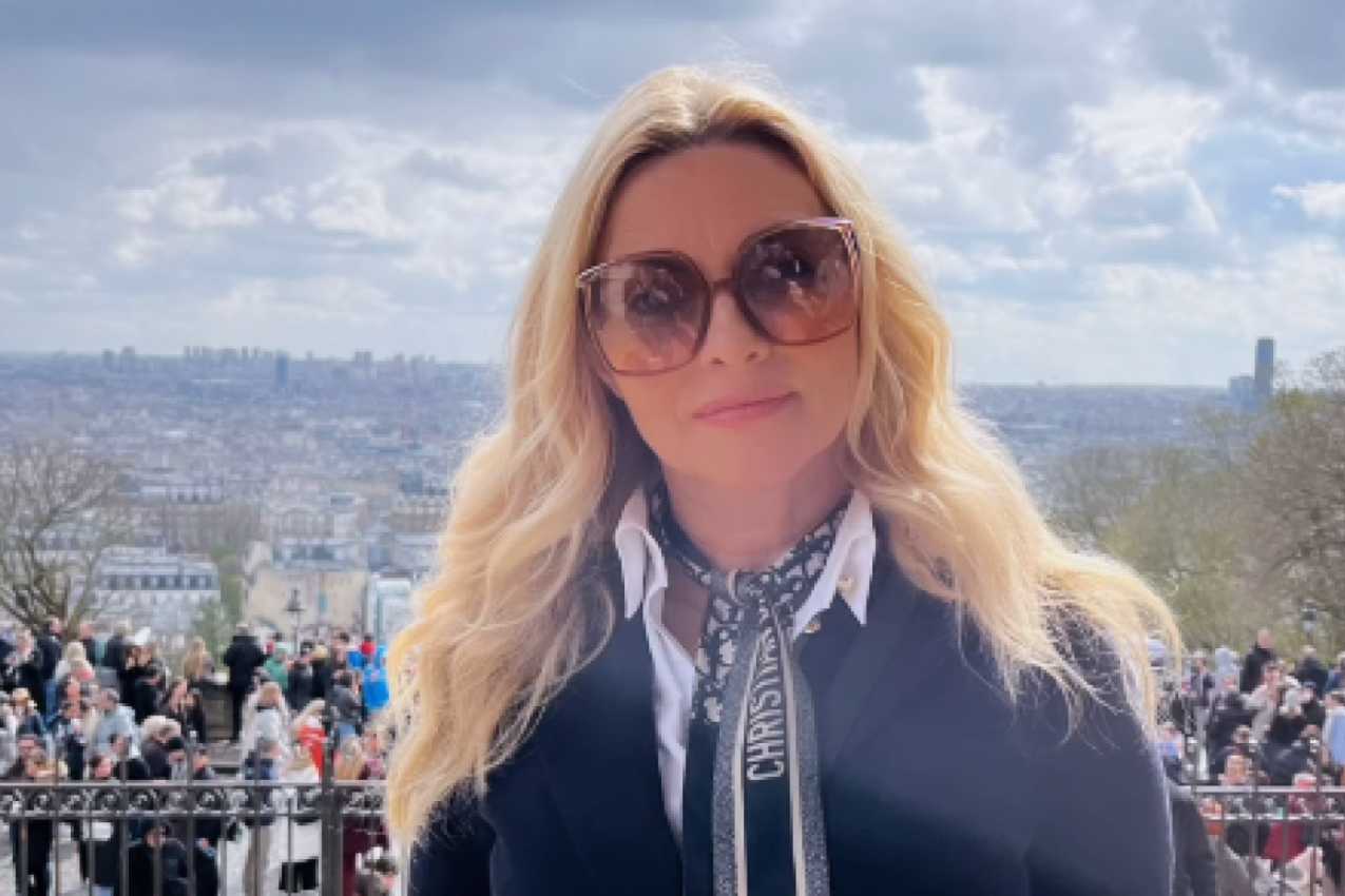 OVO JE DEKOLTE ZBOG KOG JE ZANOSNA HRVATICA DOBILA OTKAZ: Pukla bruka o kojoj se priča i posle više od 20 godina! (FOTO)