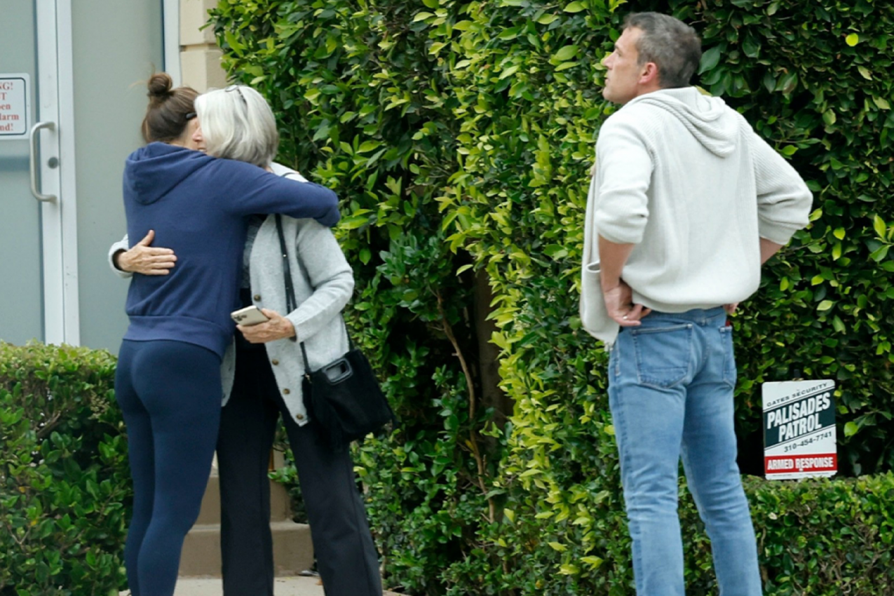 USRED GLASINA O RASTANKU SA DŽENIFER - BENOVA MAMA GRLI NJU: Šok-susret bivše svekrve i snaje, njegova faca sve govori