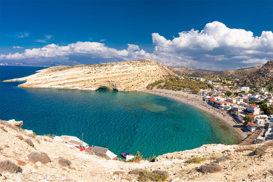 OVAJ BISER MEDITERANA SRBI RADO POSEĆUJU: Mitsko osrtvo sa ružičastim peskom i tirkiznim morem će vas osvojiti