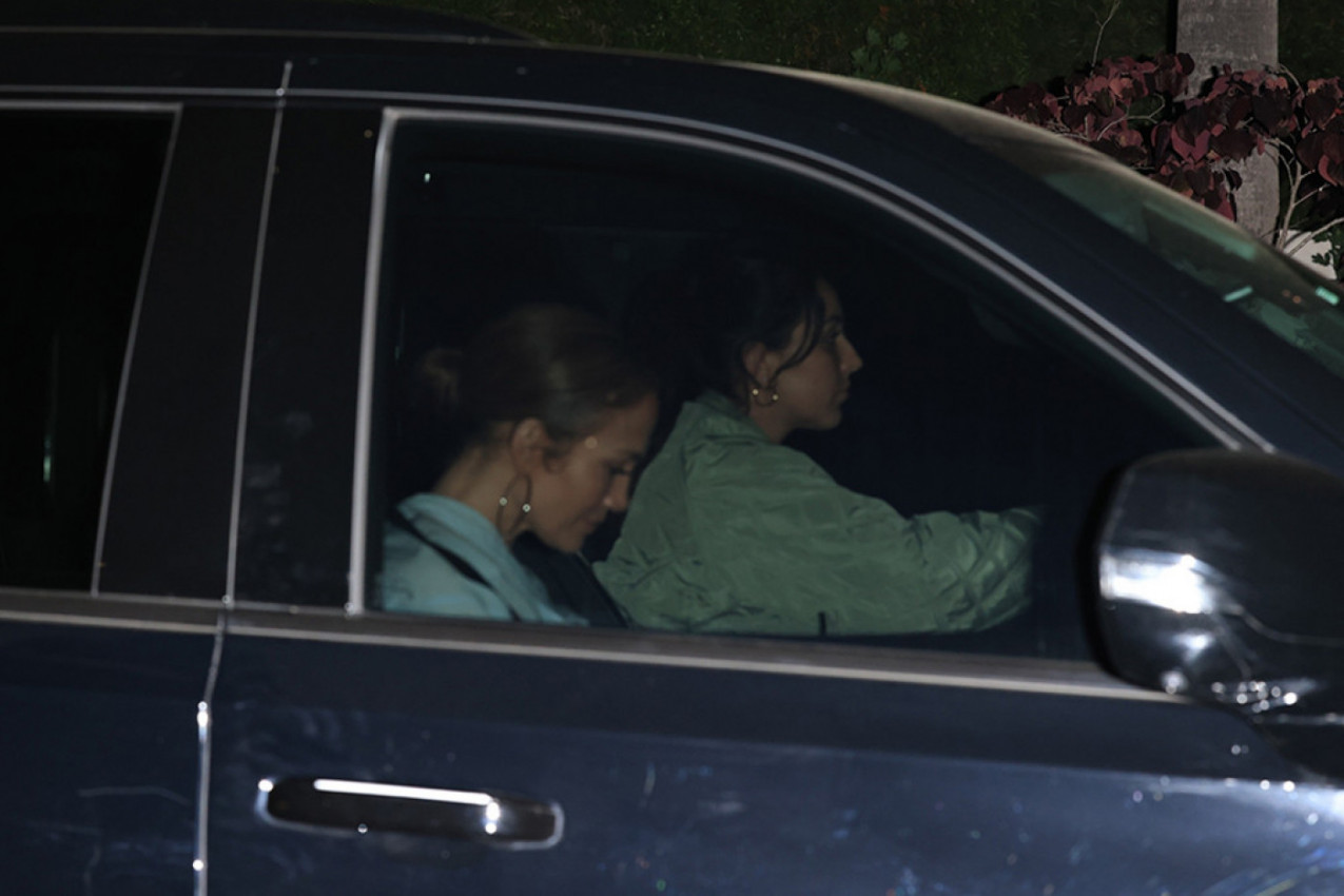 DŽENIFER OPET S BENOM, PORODICA BESNA: Neće da čuju za glumca, pokušavaju da je urazume