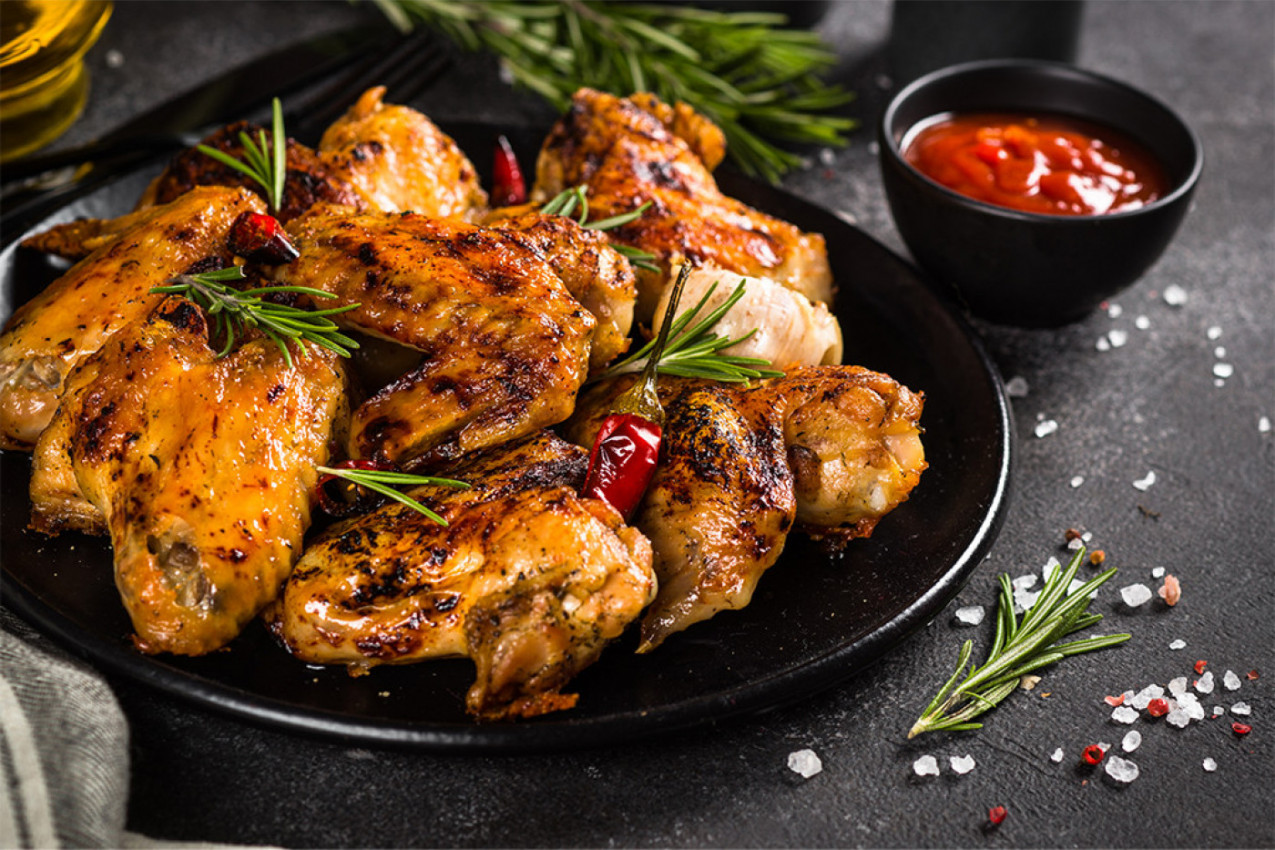 NAJBOLJI RECEPT ZA PILEĆA KRILCA: Otkrivamo tajnu kuvara kako da uvek budu savršeno hrskava